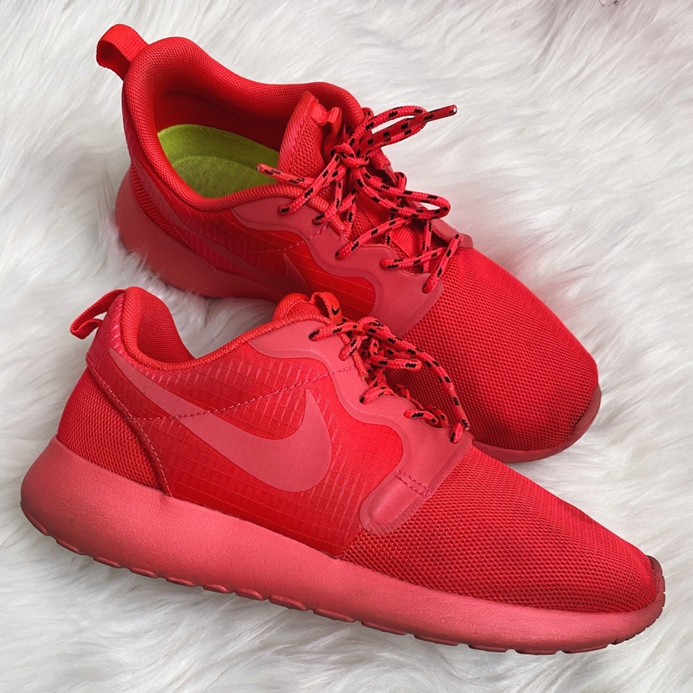 much loved Nike roshe run sz 6.5